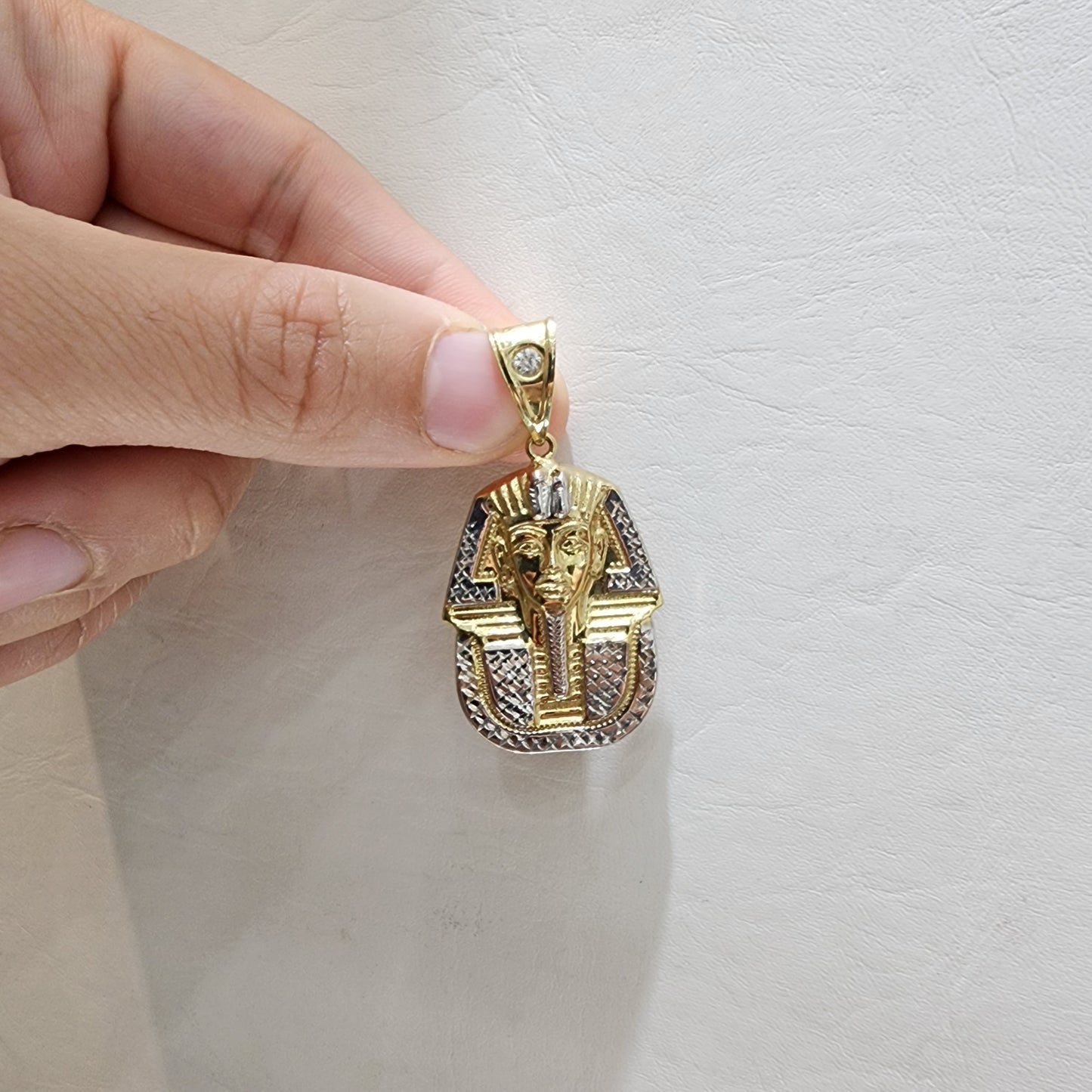 Colgante de faraón de oro de 10 quilates